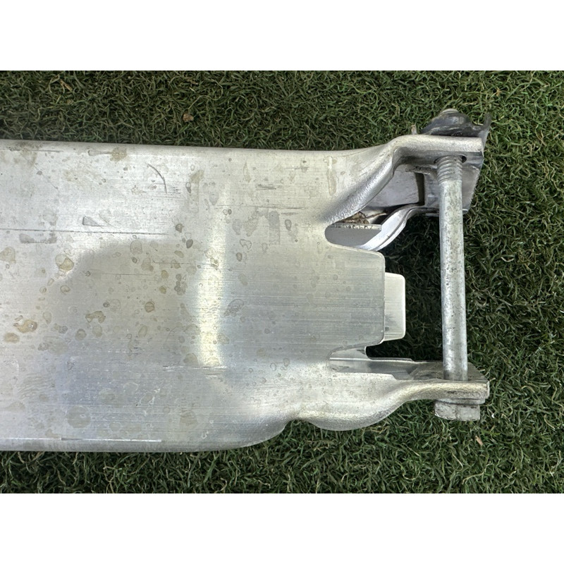 Кронштейн посилювача бампера (скло та дзеркала) BMW X1 F48 2016 2.0 51117406387