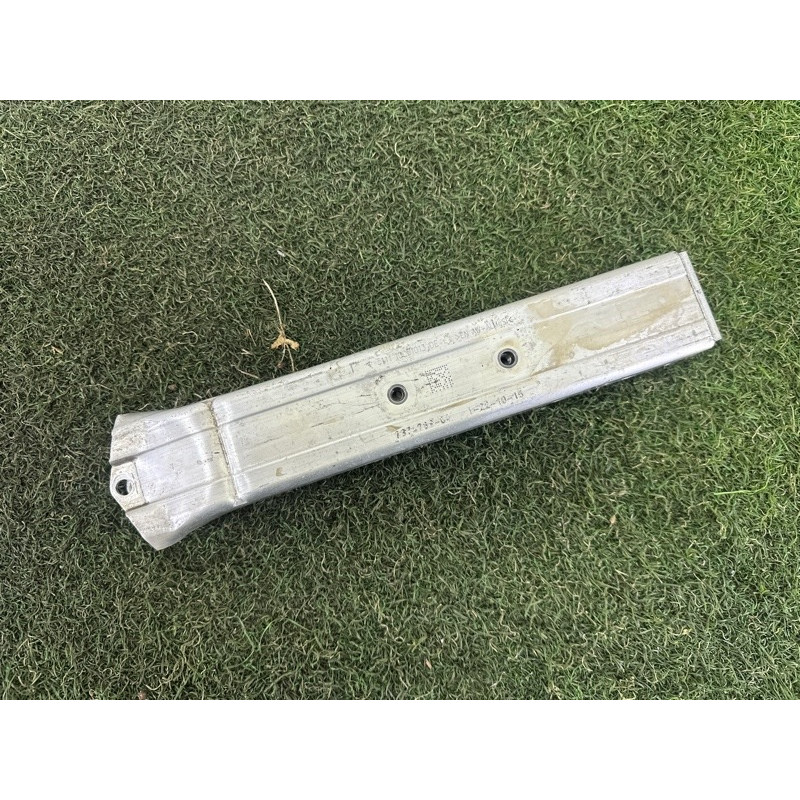 Кронштейн посилювача бампера (скло та дзеркала) BMW X1 F48 2016 2.0 51117374789