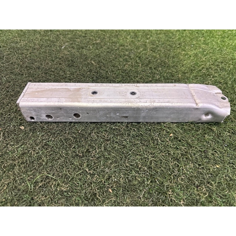 Кронштейн посилювача бампера (скло та дзеркала) BMW X1 F48 2016 2.0 51117374789