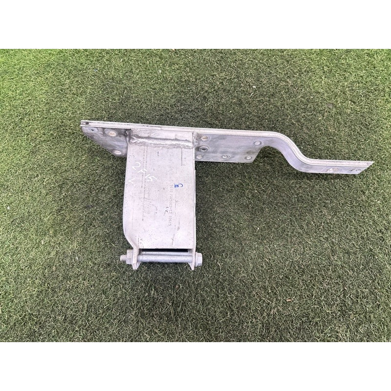 Кронштейн усилителя бампера (стекла и зеркала) BMW X5 F15 2015 3.0 51117325323