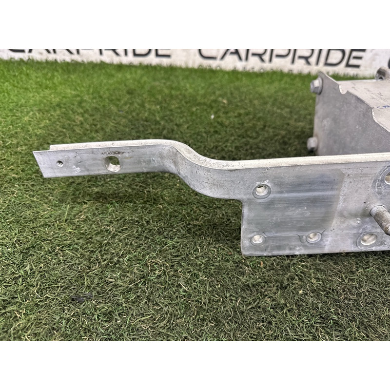 Кронштейн усилителя бампера (стекла и зеркала) BMW X5 F15 2015 3.0 51117325323