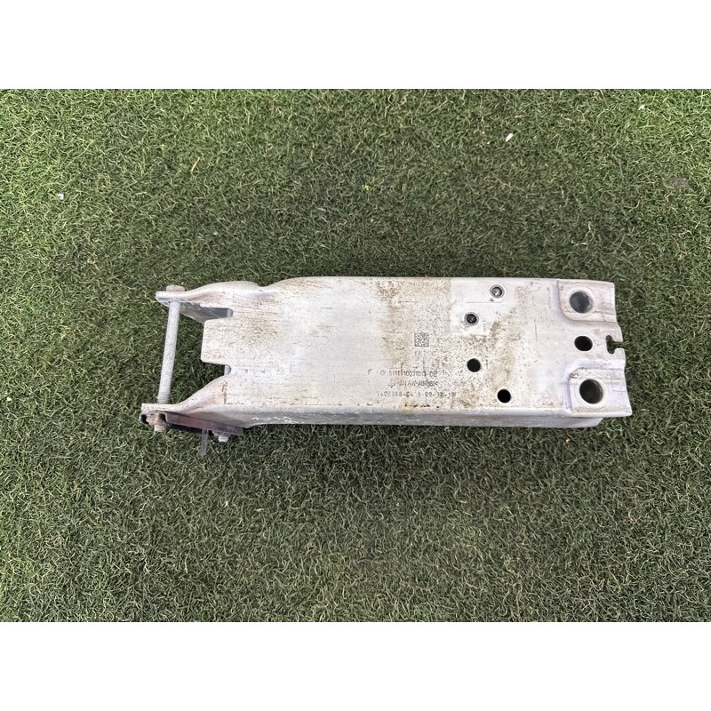 Кронштейн посилювача бампера (скло та дзеркала) BMW X1 F48 2016 2.0 51117406388