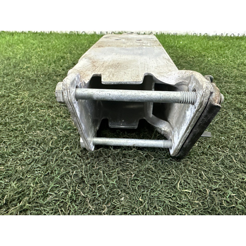 Кронштейн посилювача бампера (скло та дзеркала) BMW X1 F48 2016 2.0 51117406388