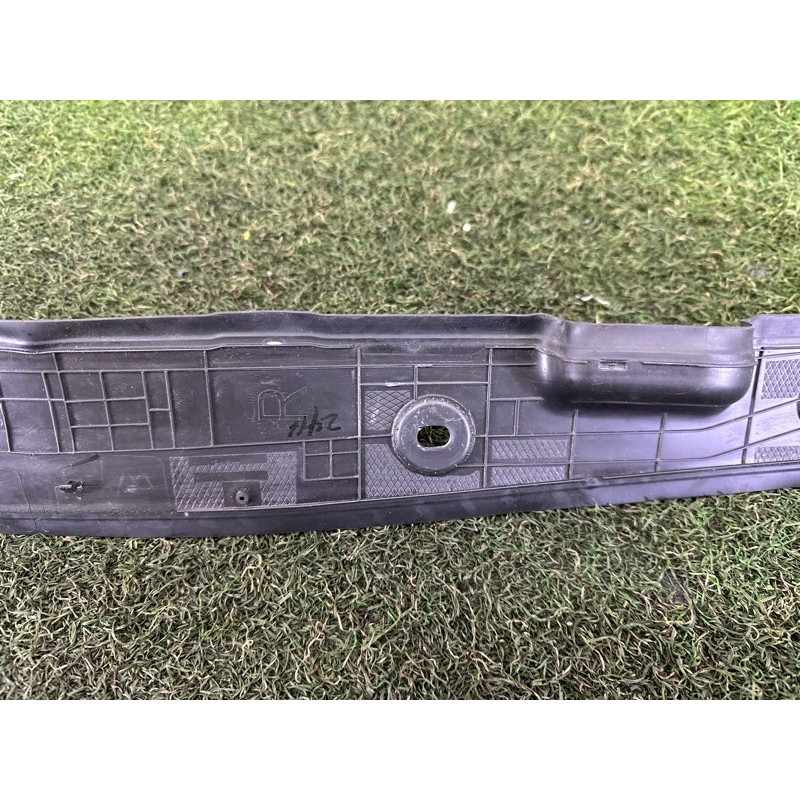 Ущільнювач крила (кузов і елементи) Nissan Rogue T33 2021 2.5 631306RA0A
