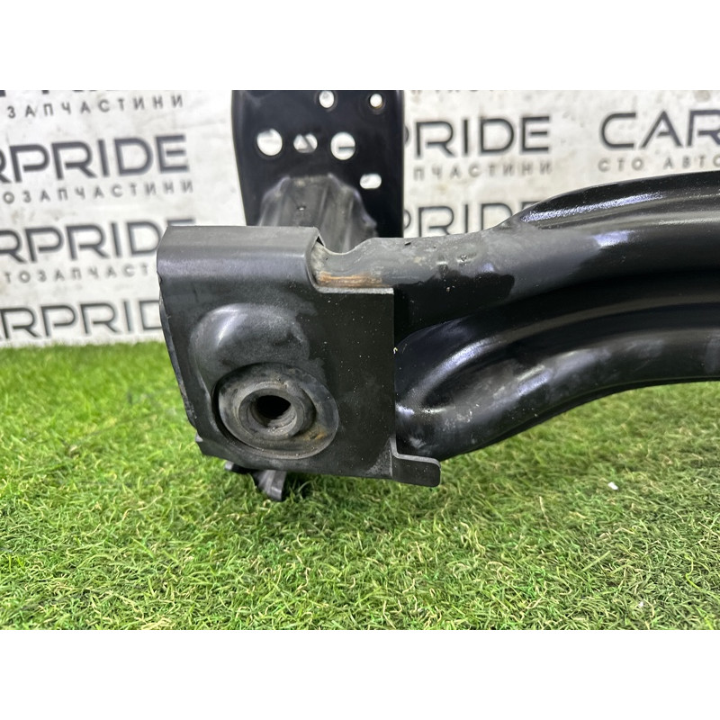 Підсилювач бампера (зовнішні елементи кузова) Volkswagen Touareg NF 2013 3.6 7P0807109D