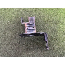 Кронштейн посилювача бампера