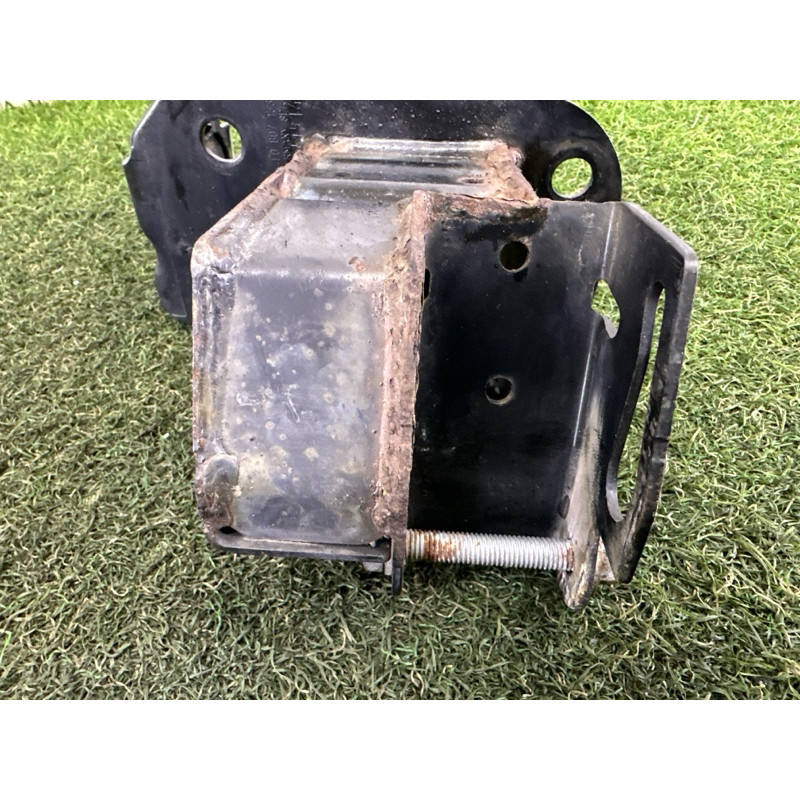 Кронштейн посилювача бампера (скло та дзеркала) AUDI Q7 4L 2015 3.0 4L0807133A