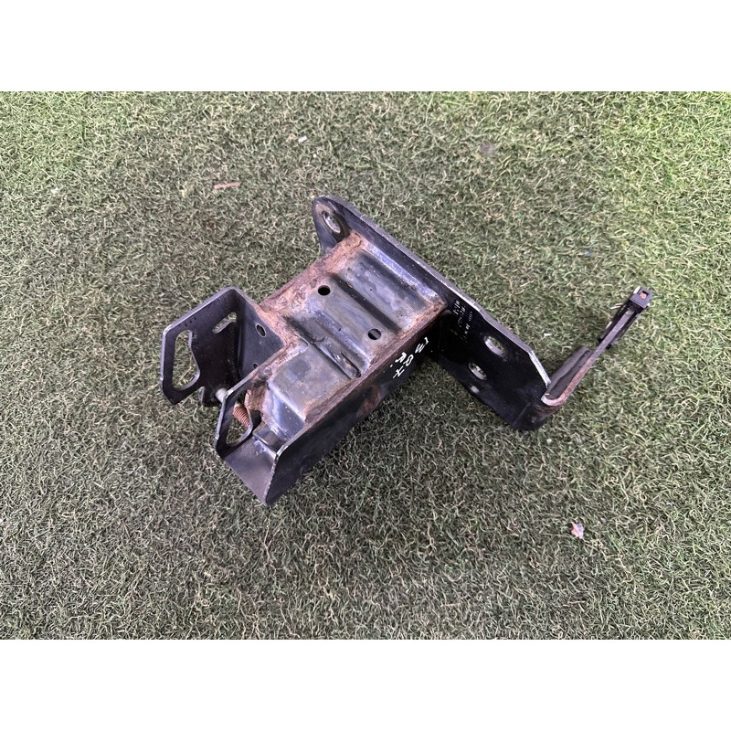 Кронштейн посилювача бампера (скло та дзеркала) AUDI Q7 4L 2015 3.0 4L0807134C