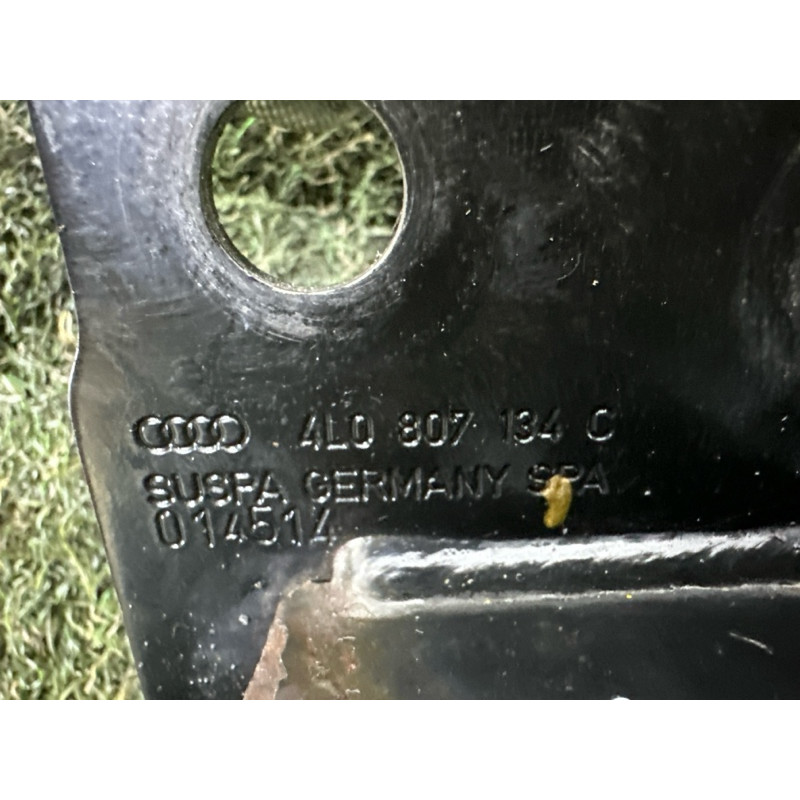 Кронштейн посилювача бампера (скло та дзеркала) AUDI Q7 4L 2015 3.0 4L0807134C