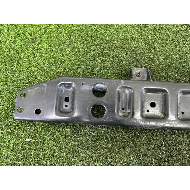 Кронштейн радіатора (кузов и элементы) LAND ROVER Discovery Sport L550 2016 2.0 LR060346