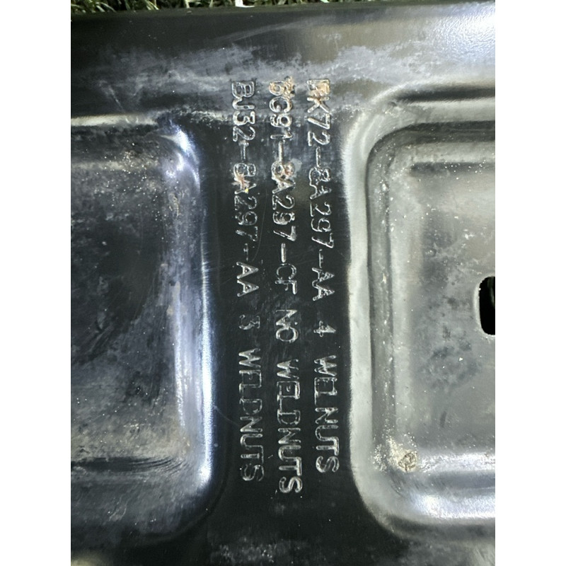 Кронштейн радіатора (кузов и элементы) LAND ROVER Discovery Sport L550 2016 2.0 LR060346