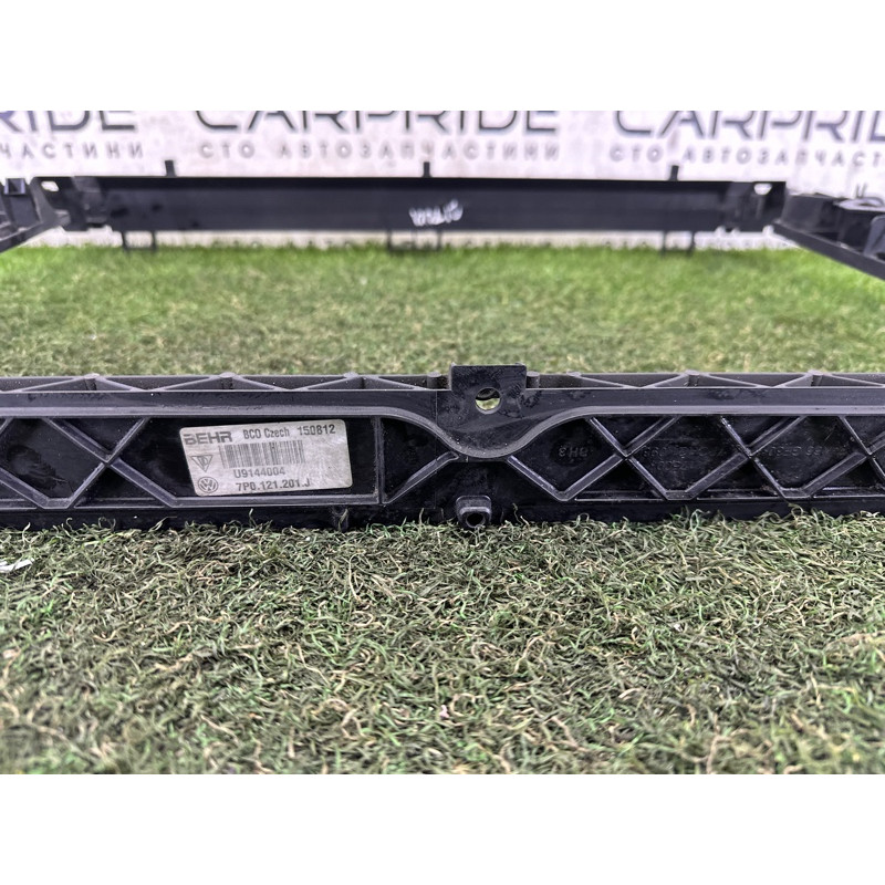 Рамка радиатора (кузов и элементы) Volkswagen Touareg NF 2013 3.6 7P0121093D