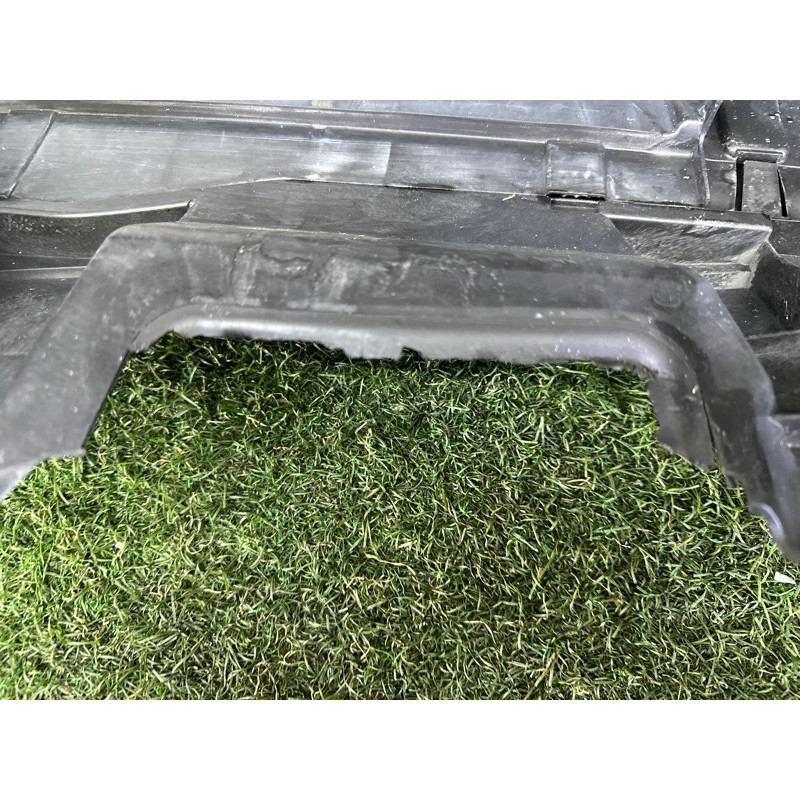 Диффузор радіатора (кузов і елементи) BMW X1 F48 2016 2.0 51747374197