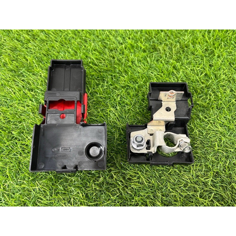 Кришка плюсової клеми (электрика / кнопки) Mercedes-Benz EQB 350 X243 2022 A2475464300