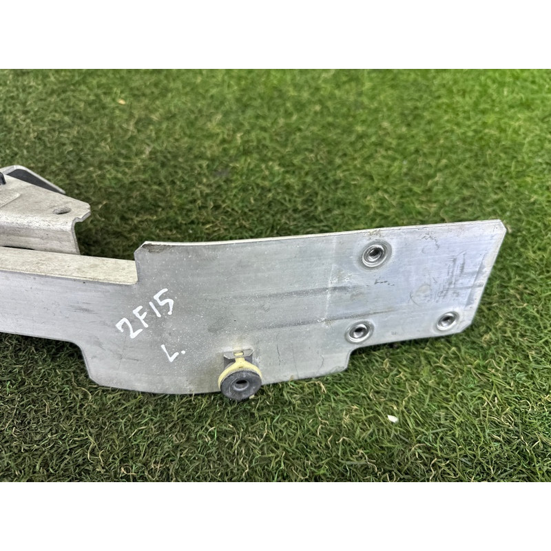 Кронштейн фары (кузов и элементы) BMW X5 F15 2015 3.0 51647294491