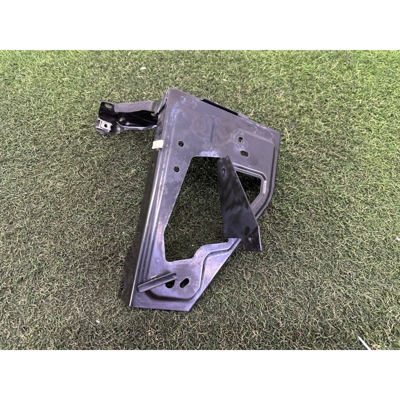 Кронштейн фары (кузов и элементы) BMW X1 F48 2016 2.0 51647342501