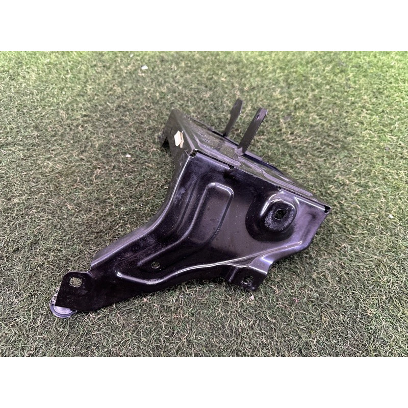 Кронштейн фары (кузов и элементы) BMW X1 F48 2016 2.0 51647342502