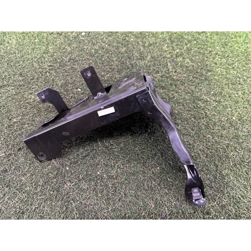 Кронштейн фары (кузов и элементы) BMW X1 F48 2016 2.0 51647342502