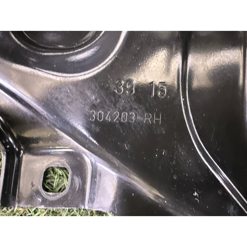 Кронштейн фары (кузов и элементы) BMW X1 F48 2016 2.0 51647342502