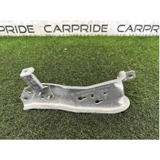 Кронштейн посилювача бампера