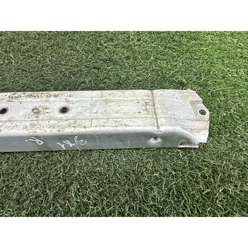 Кронштейн посилювача бампера (скло та дзеркала) BMW X1 F48 2016 2.0 51117374790