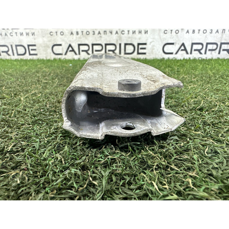 Кронштейн посилювача бампера (скло та дзеркала) BMW X1 F48 2016 2.0 51117374790