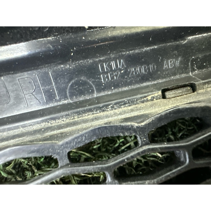 Молдинг крыла (кузов и элементы) LAND ROVER Range Rover Evoque L538 2015 2.0 LR027316