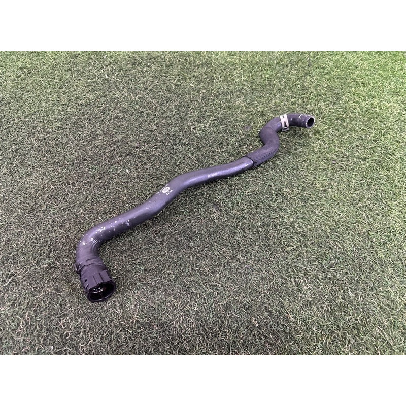 Патрубок (система охлаждения) LAND ROVER Range Rover L405 2014 5.0 LR034625