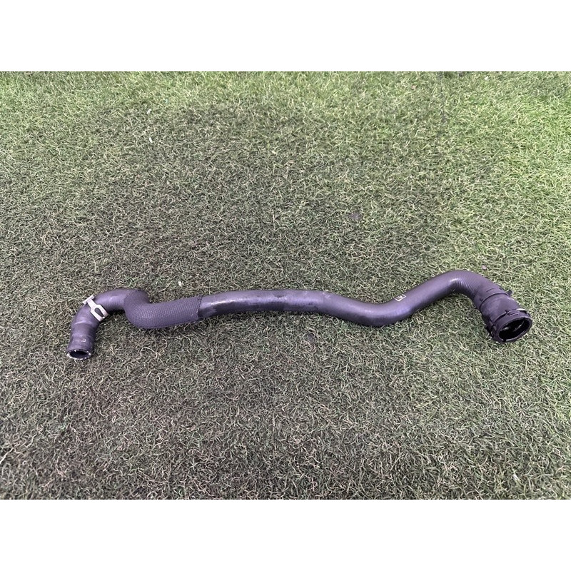 Патрубок (система охлаждения) LAND ROVER Range Rover L405 2014 5.0 LR034625