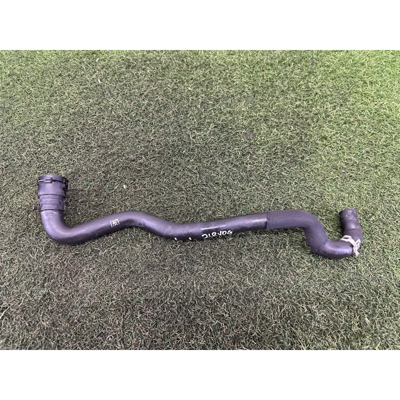 Патрубок (система охлаждения) LAND ROVER Range Rover L405 2014 5.0 LR034625