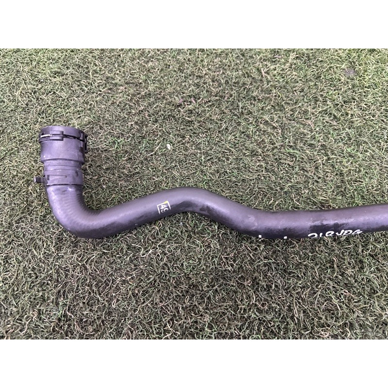 Патрубок (система охлаждения) LAND ROVER Range Rover L405 2014 5.0 LR034625