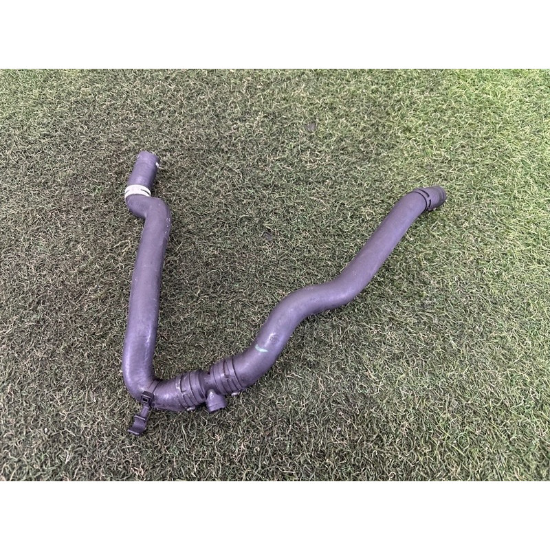 Шланг (система охлаждения) LAND ROVER Range Rover L405 2014 5.0 LR036545