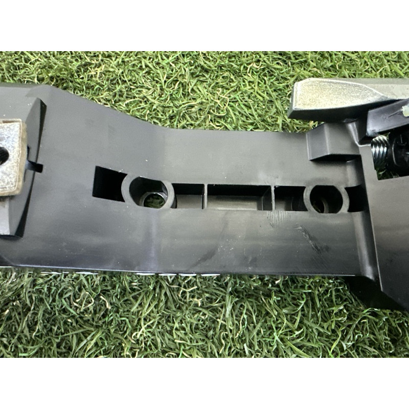 Кронштейн ручки двери (кузов и элементы) Nissan Rogue T33 2022 1.5 826116RR0A