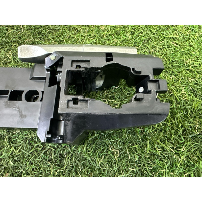 Кронштейн ручки двери (кузов и элементы) Nissan Rogue T33 2022 1.5 826116RR0A