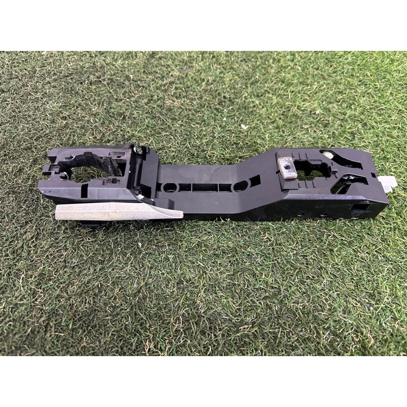 Кронштейн ручки двери (кузов и элементы) Nissan Rogue T33 2022 1.5 826116RR0A