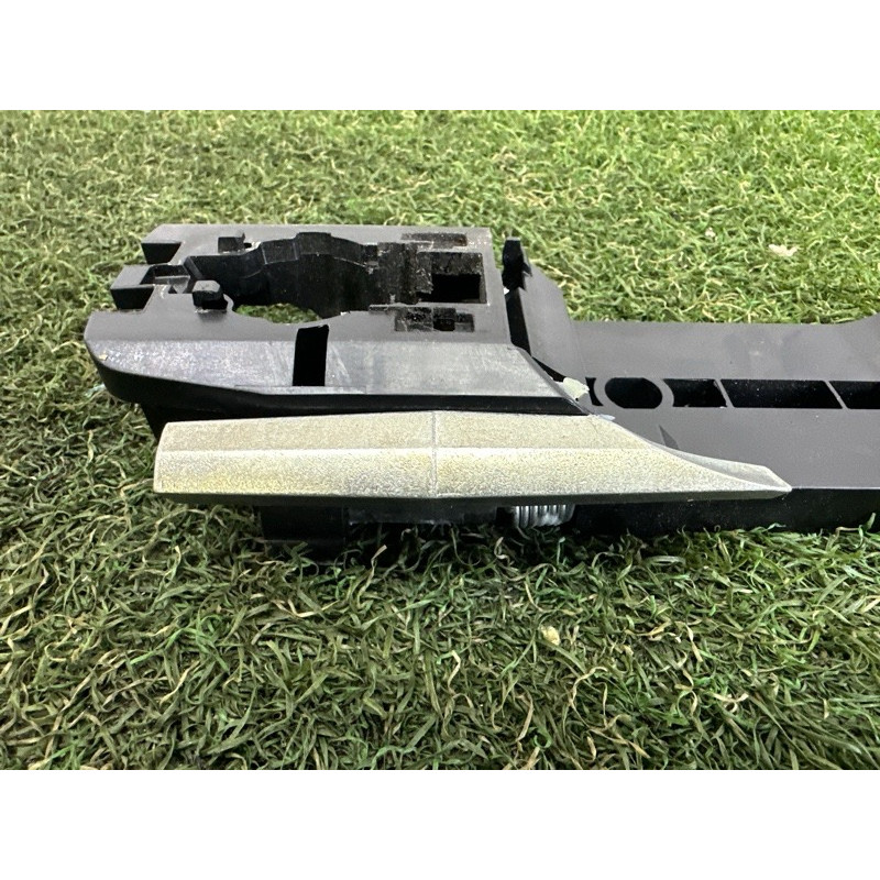 Кронштейн ручки двери (кузов и элементы) Nissan Rogue T33 2022 1.5 826116RR0A