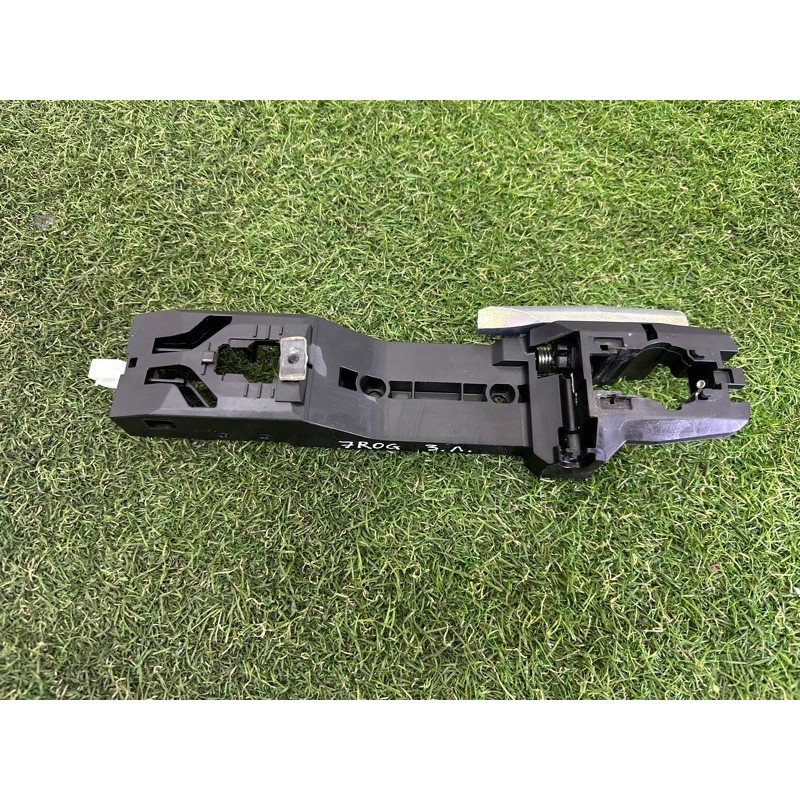 Кронштейн ручки дверей (кузов і елементи) Nissan Rogue T33 2021 2.5 826116RA0A