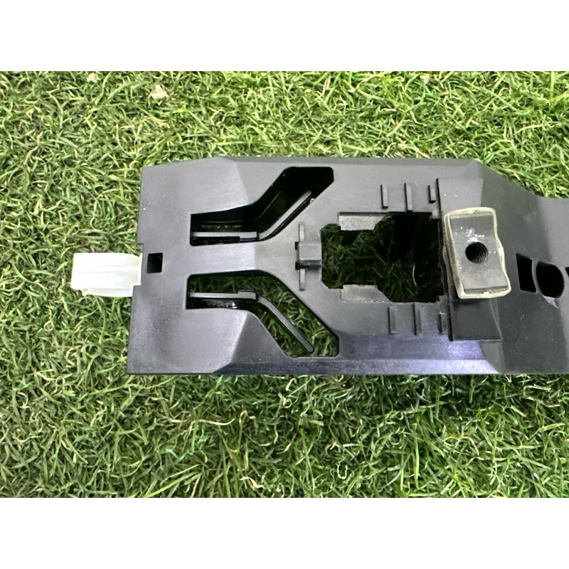 Кронштейн ручки дверей (кузов і елементи) Nissan Rogue T33 2021 2.5 826116RA0A