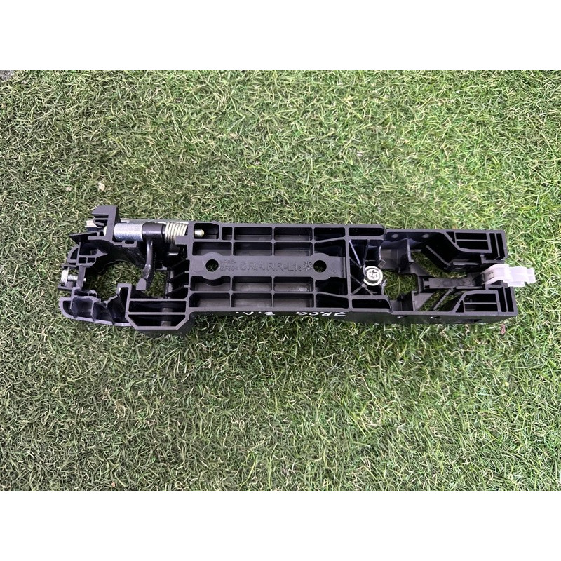Кронштейн ручки дверей (кузов і елементи) Nissan Rogue T33 2021 2.5 826116RA0A