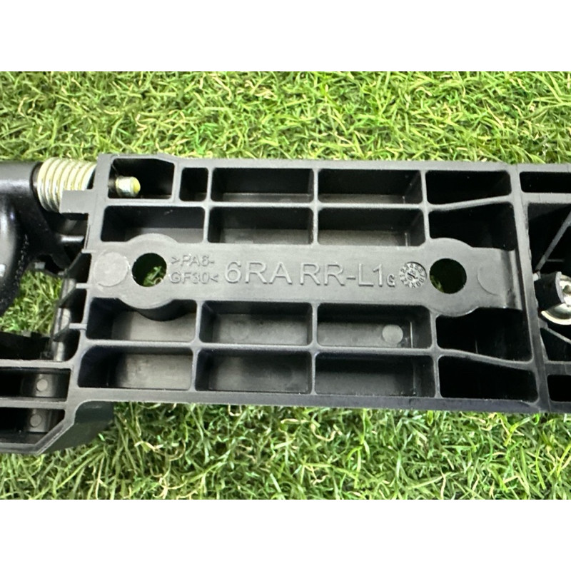Кронштейн ручки дверей (кузов і елементи) Nissan Rogue T33 2021 2.5 826116RA0A