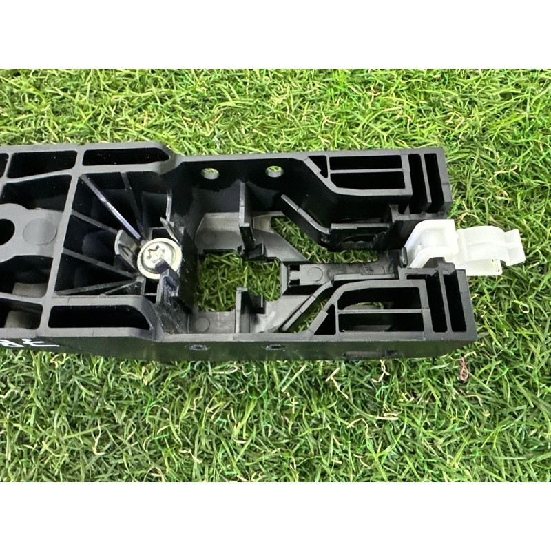 Кронштейн ручки дверей (кузов і елементи) Nissan Rogue T33 2021 2.5 826116RA0A