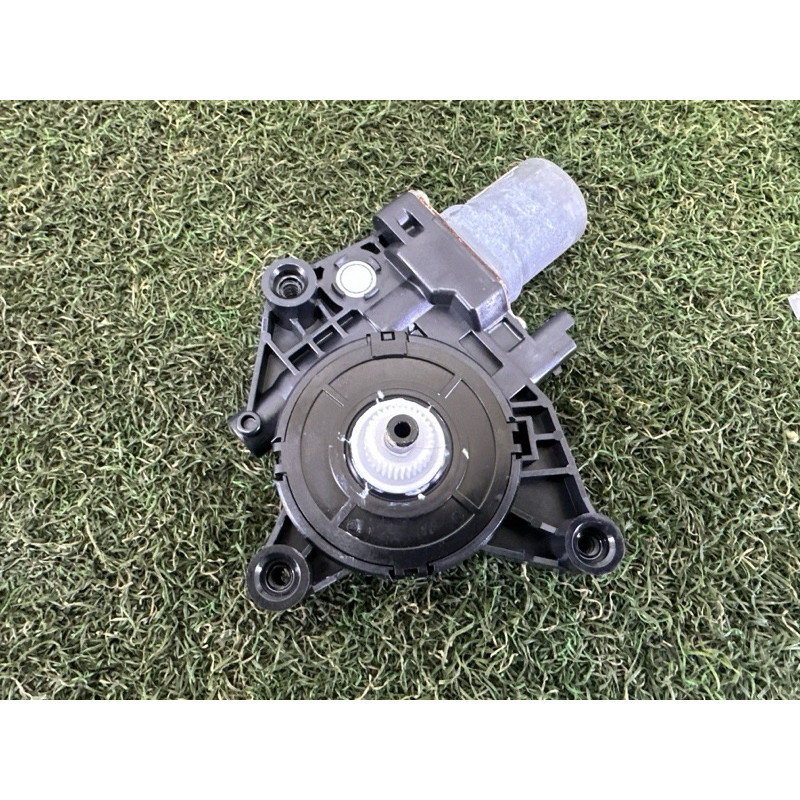Мотор склопідйомника (електрика) Nissan Rogue T33 2021 2.5 807316RA0A