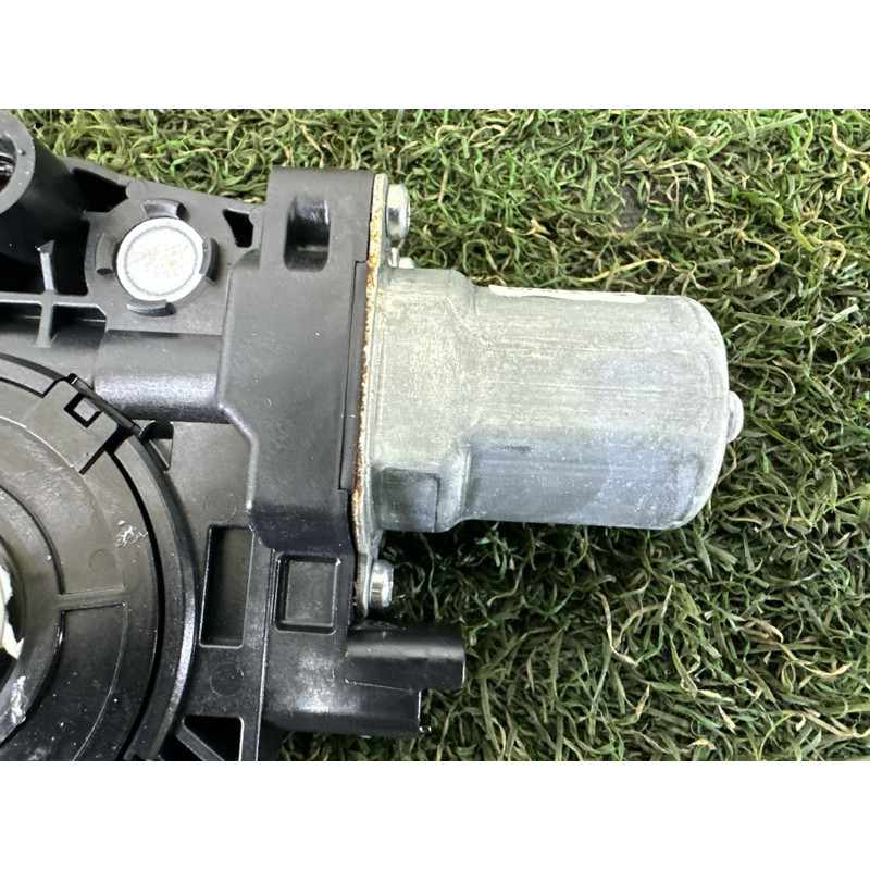Мотор стеклоподъемника (электрика) Nissan Rogue T33 2022 1.5 807316RR0A