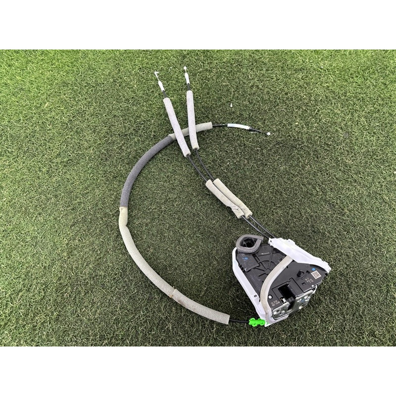 Замок двери (кузов и элементы) Nissan Rogue T33 2022 1.5 825016RR0A
