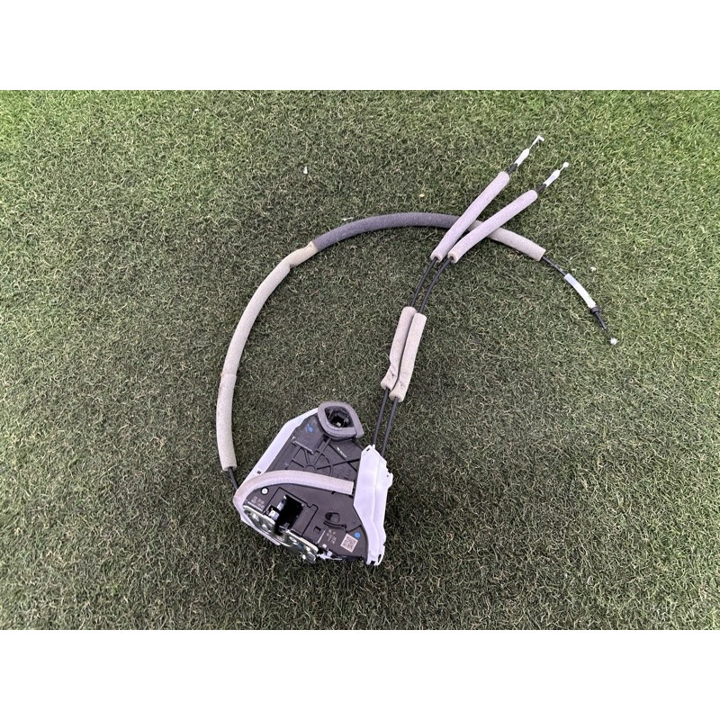 Замок двери (кузов и элементы) Nissan Rogue T33 2022 1.5 825016RR0A