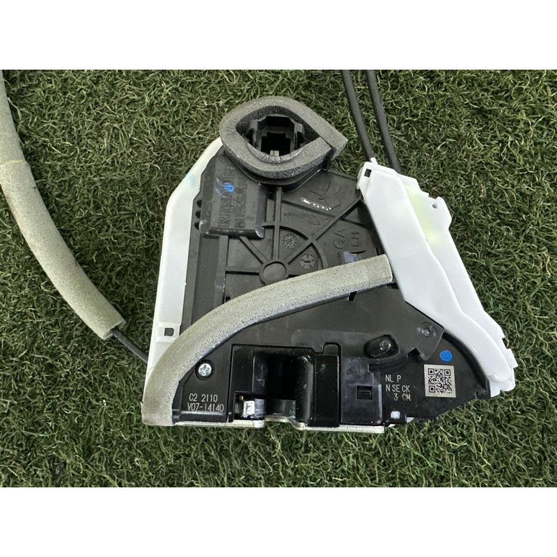 Замок двери (кузов и элементы) Nissan Rogue T33 2022 1.5 825016RR0A