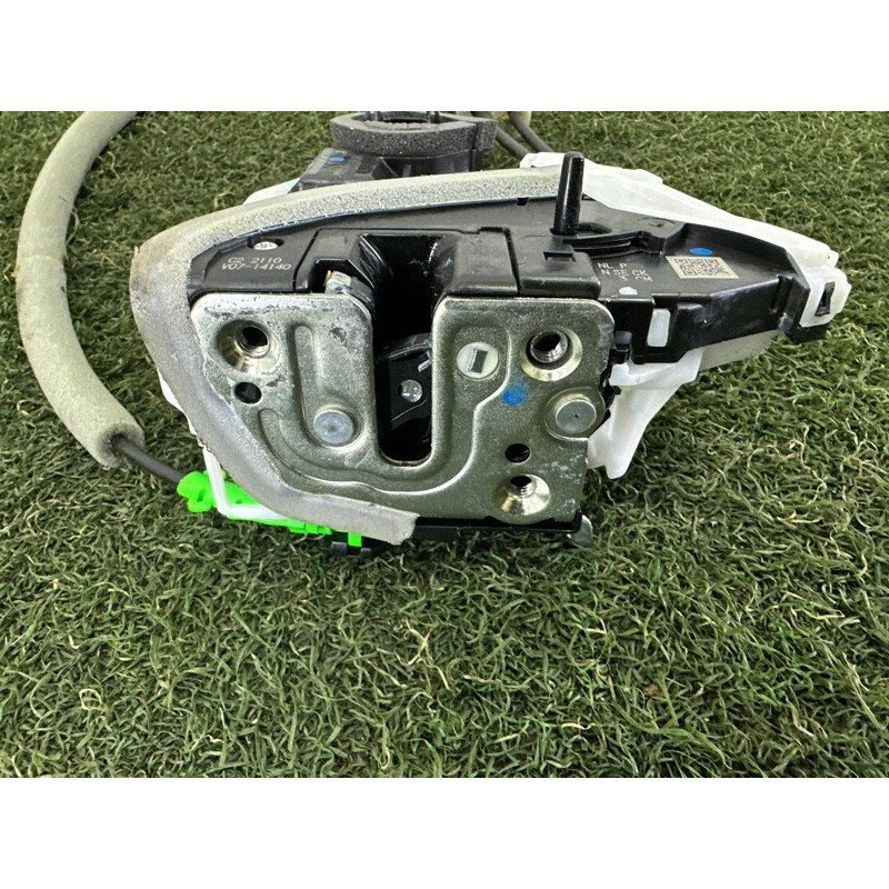 Замок двери (кузов и элементы) Nissan Rogue T33 2022 1.5 825016RR0A