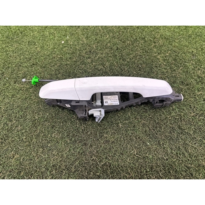Ручка двери внешняя (кузов и элементы) LAND ROVER Range Rover Evoque L538 2015 2.0 LR061200
