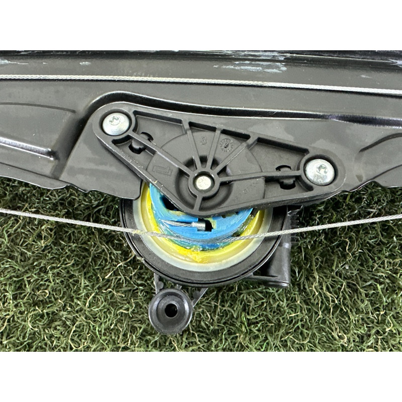Механизм стеклоподъемника с мотором (кузов и элементы) BMW X1 F48 2018 2.0 51357490200