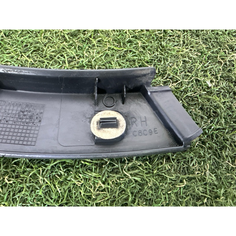 Накладка на крыло (кузов и элементы) LAND ROVER Range Rover Evoque L538 2015 2.0 LR027251